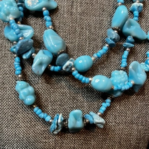 Turquois Beaded Necklace - Picture 2 of 5